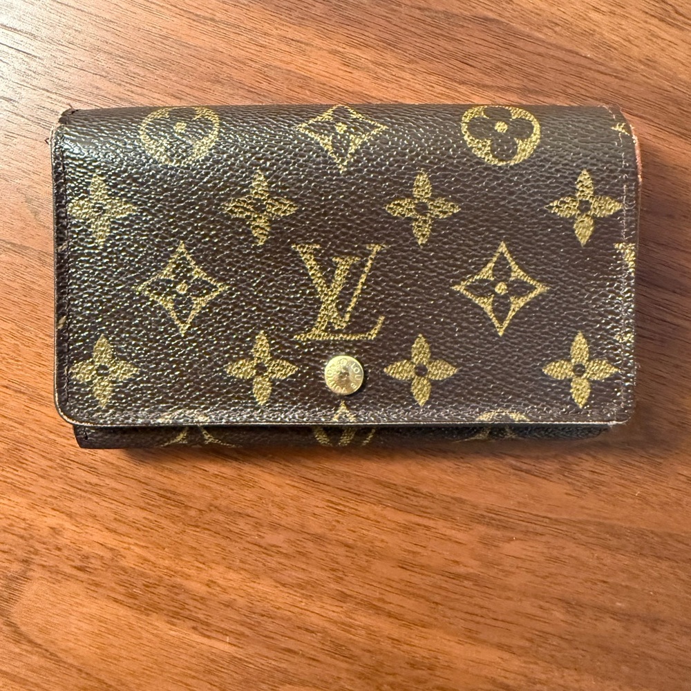 Louis Vuitton Monogram Wallet  100% Authentic